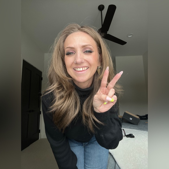 Meet your Posher, Ashleigh - Picture 1 of 11